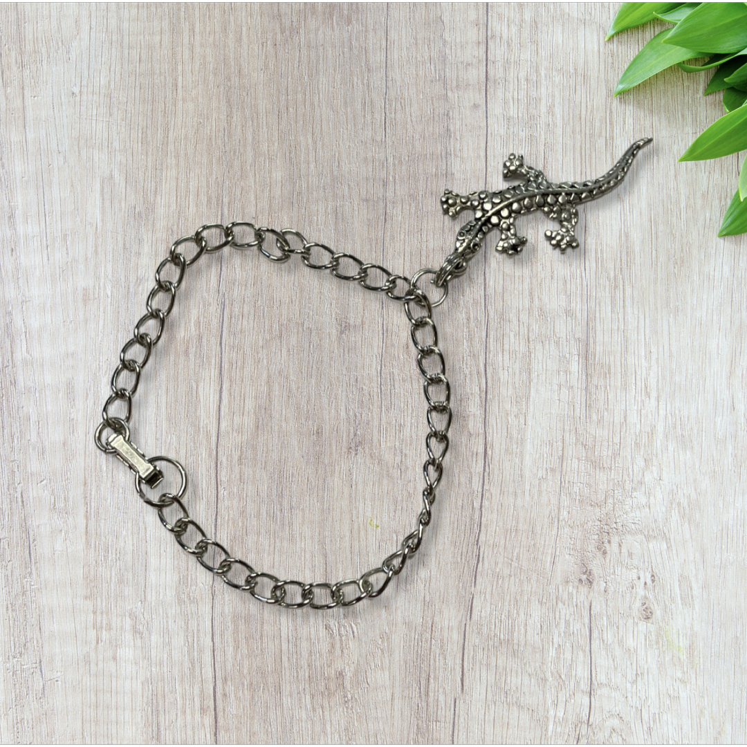 Little lizard charm bracelet.