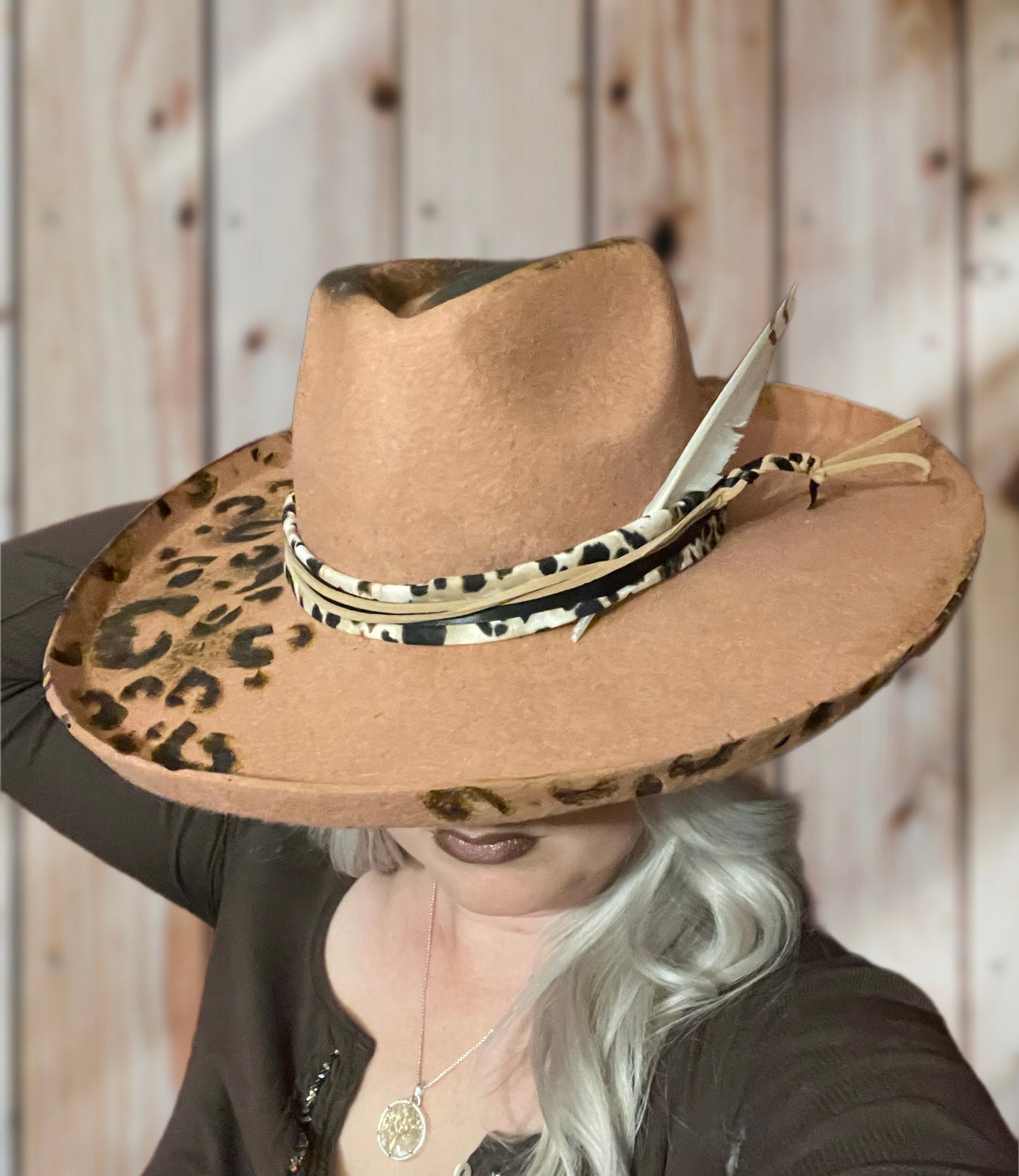 Distressed leopard cowboys cap